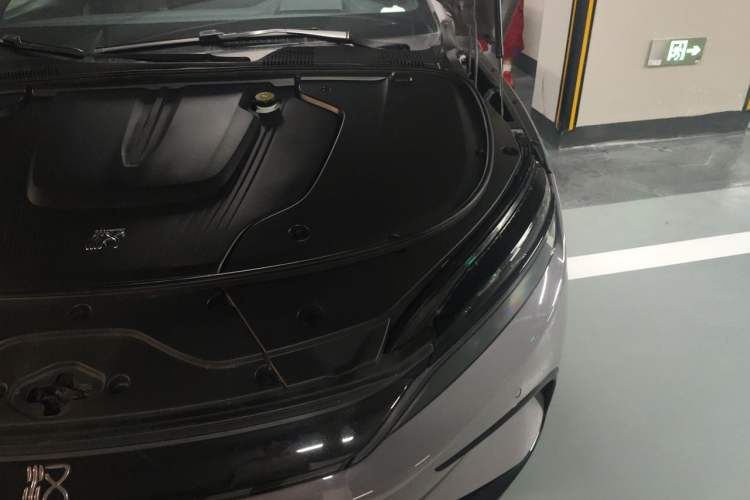 Used BYD Han 2025 EV with 701 km of Laser Radar-Enabled Intelligent Driving Engine Bay Left