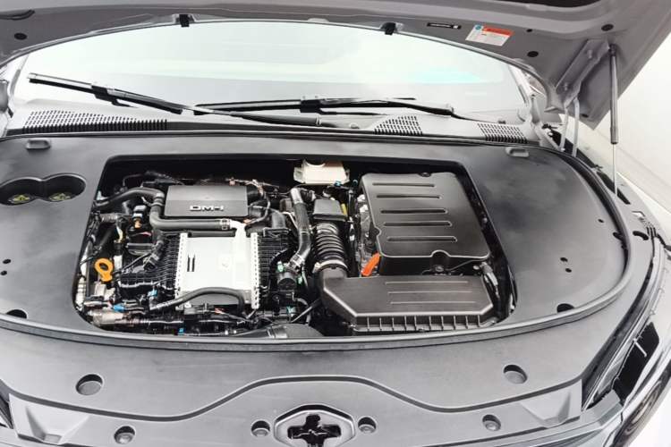 Used BYD Han 2025 DM-i Intelligent Driving Edition 125KM Prestige Model Engine Bay