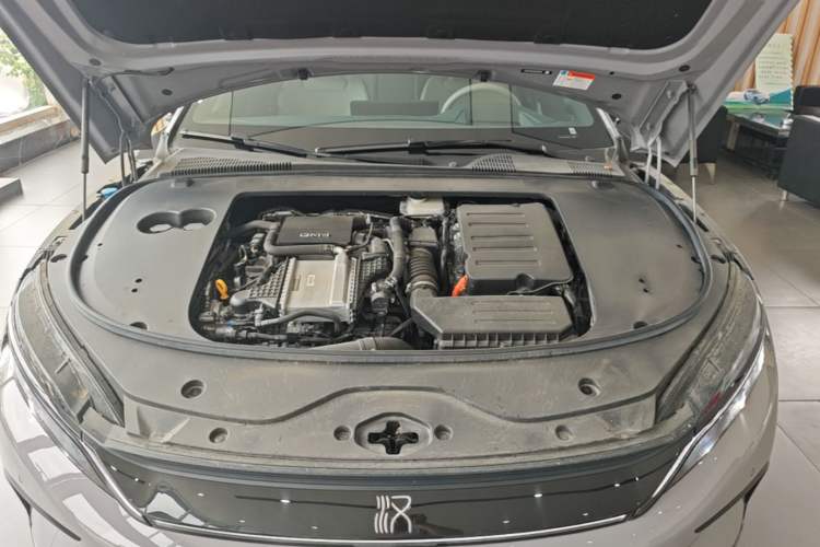 Used BYD Han 2025 DM-i Intelligent Driving Edition 125KM LiDAR Flagship Model Engine Bay