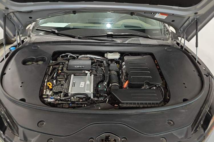 Used BYD Han 2025 DM-i Intelligent Driving Edition 125KM Prestige Model Engine Bay
