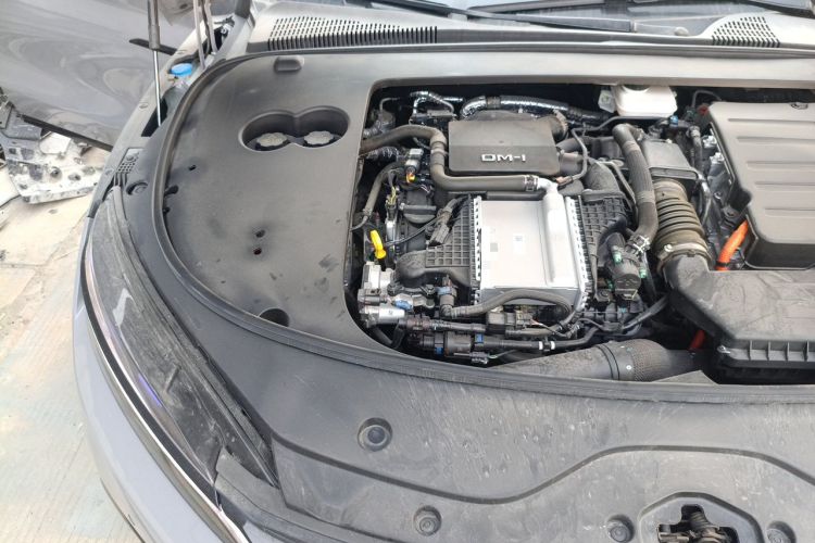 Used BYD Han 2025 DM-i Intelligent Driving Edition 125KM Prestige Model Engine Bay Right