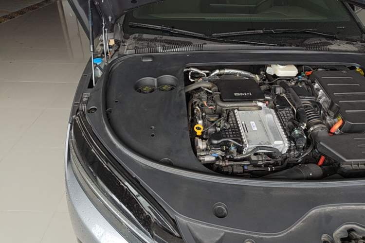 Used BYD Han 2025 DM-i Smart Drive 125KM Comfort Edition Engine Bay Right