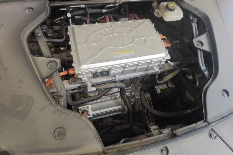 Used BYD Han 2025 EV with 701 km of Laser Radar-Enabled Intelligent Driving Engine Bay Right