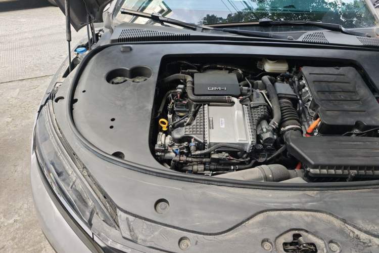 Used BYD Han 2025 DM-i 125KM Elite Model Engine Bay Right