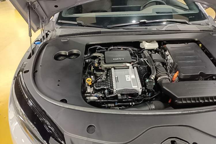 Used BYD Han 2025 DM-i Intelligent Driving Edition 125KM Prestige Model Engine Bay Right