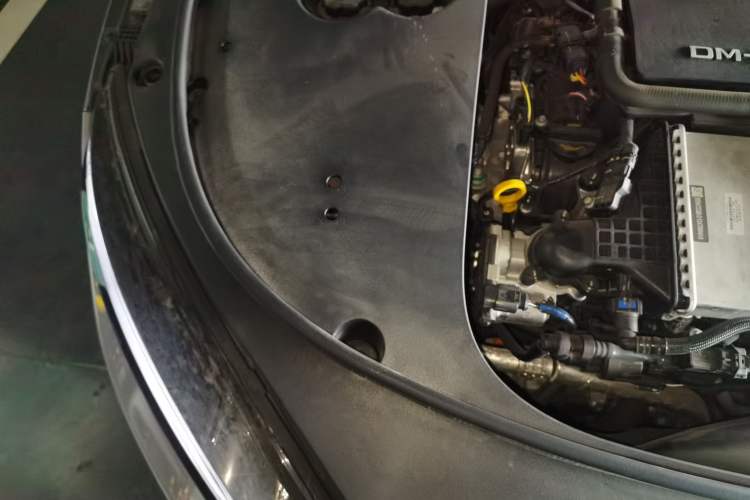 Used BYD Han 2025 DM-i 125KM Elite Model Engine Bay Right