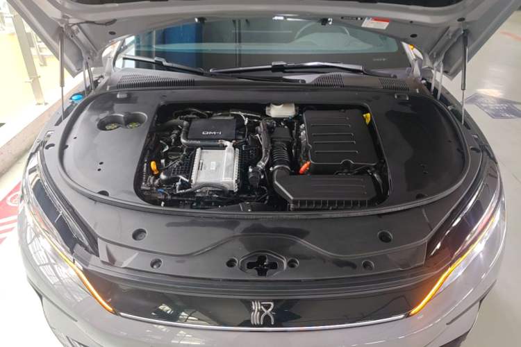 Used BYD Han 2025 DM-i 125KM Prestige Model Engine Bay