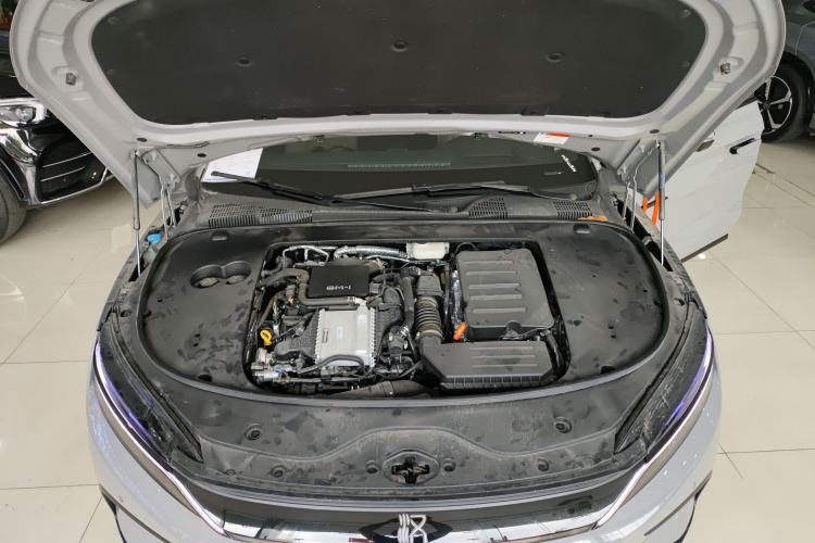 Used BYD Han 2025 DM-i 125KM LiDAR-Powered Intelligent Driving Model Engine Bay
