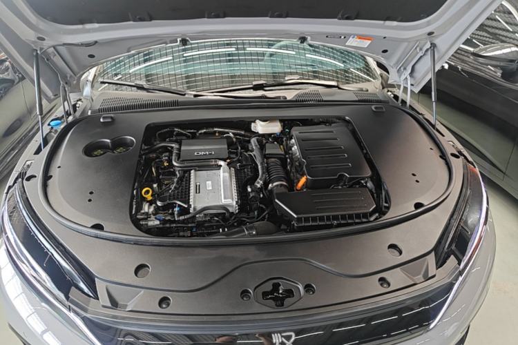 Used BYD Han 2025 DM-i Intelligent Driving Edition 125KM Prestige Model Engine Bay