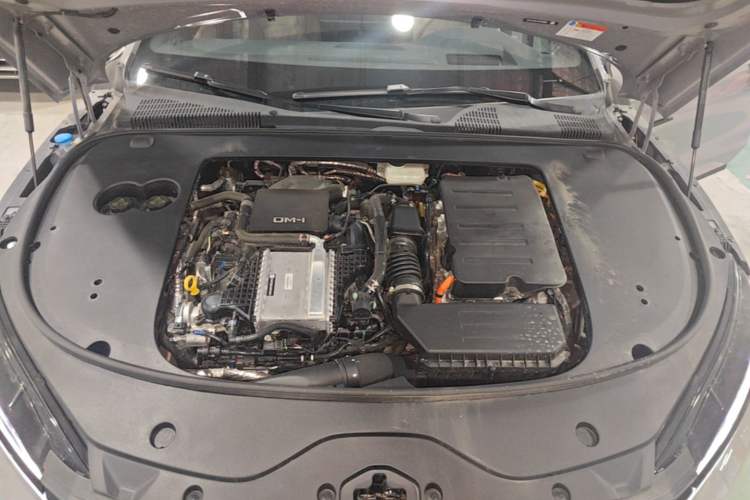 Used BYD Han 2025 DM-i 125KM LiDAR-Powered Intelligent Driving Model Engine Bay