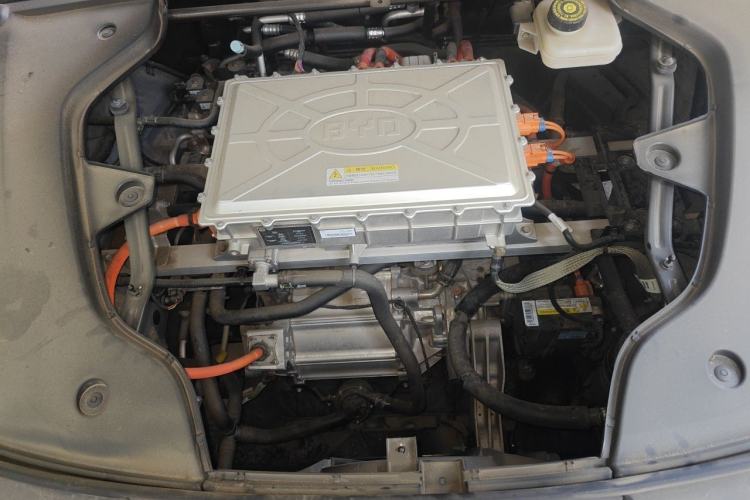 Used BYD Han 2025 EV with 701 km of Laser Radar-Enabled Intelligent Driving Engine Bay