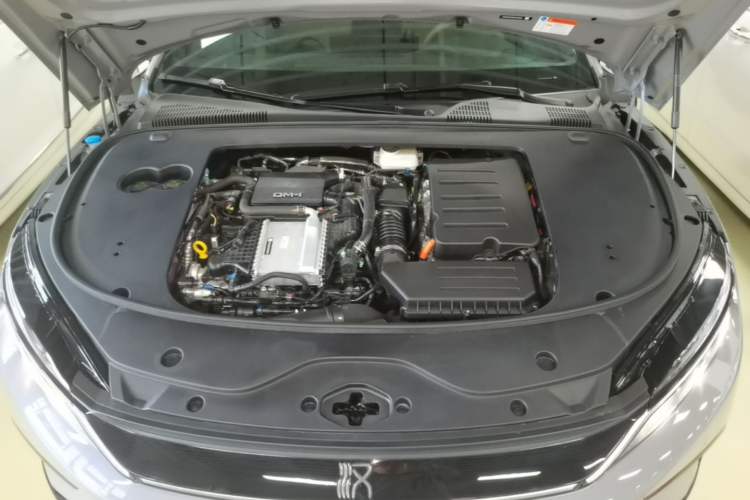 Used BYD Han 2025 DM-i Smart Drive 125KM Prestige Model Engine Bay