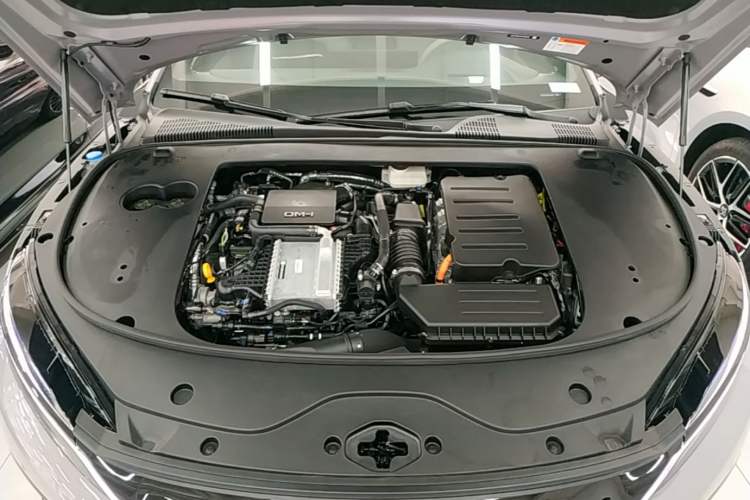 Used BYD Han 2025 DM-i Intelligent Driving Edition 125KM LiDAR Flagship Model Engine Bay