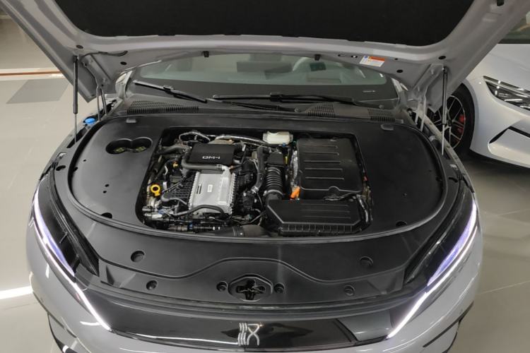 Used BYD Han 2025 DM-i 125KM LiDAR-Powered Intelligent Driving Model Engine Bay