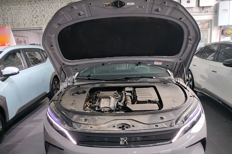 Used BYD Han 2025 DM-i Smart Drive 125KM Elite Model Engine Bay