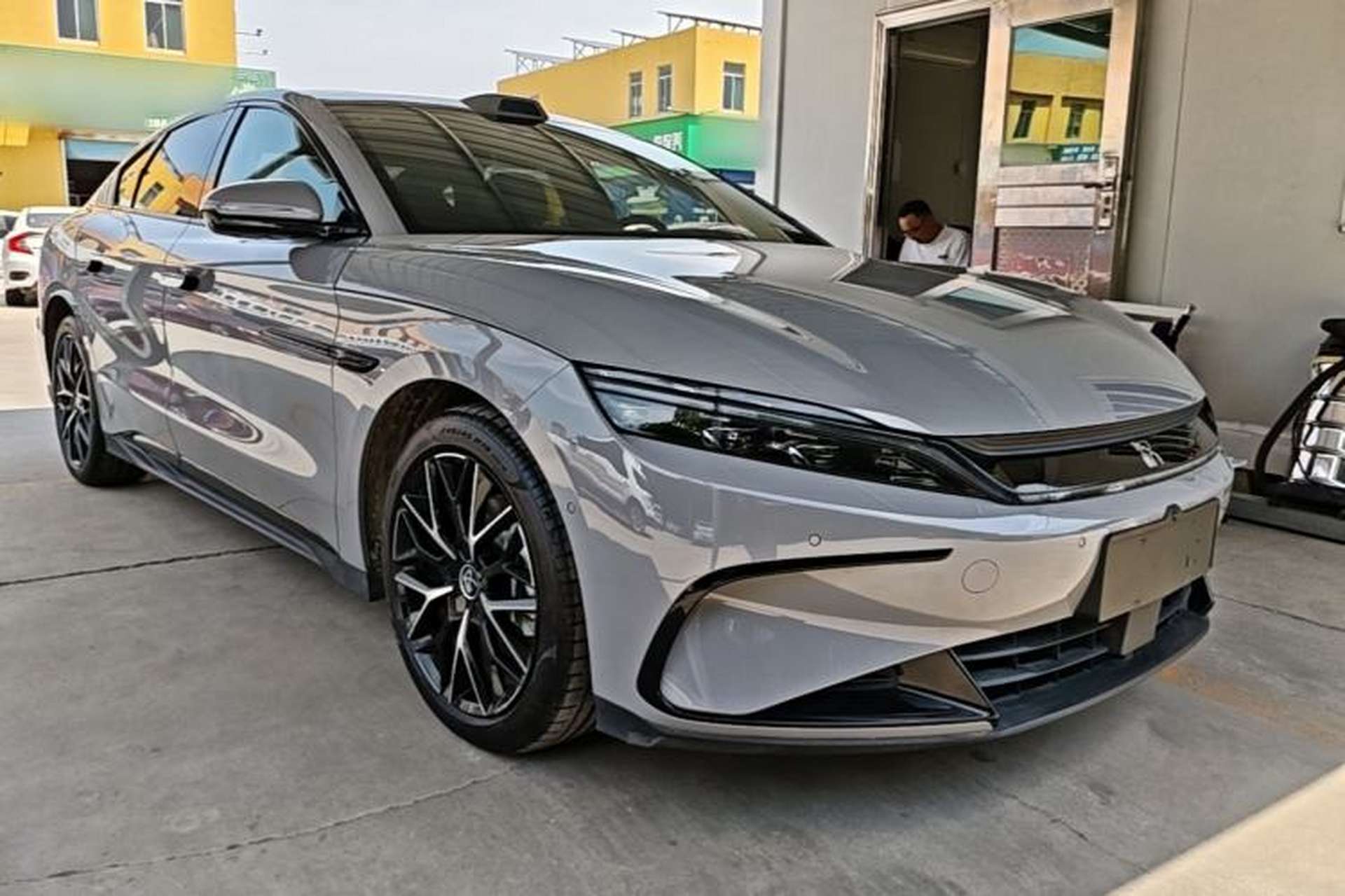 Used BYD Han 2025 DM-i Intelligent Driving Edition 125KM Prestige Model Exterior 1