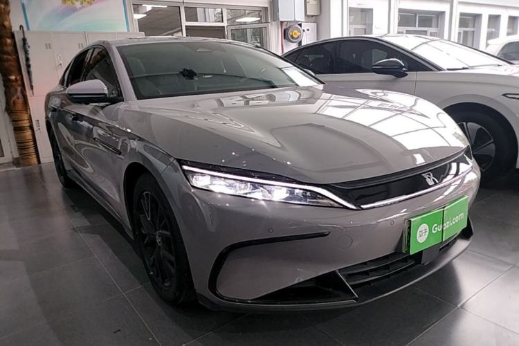 Used BYD Han 2025 DM-i Smart Drive 125KM Elite Model Exterior 1