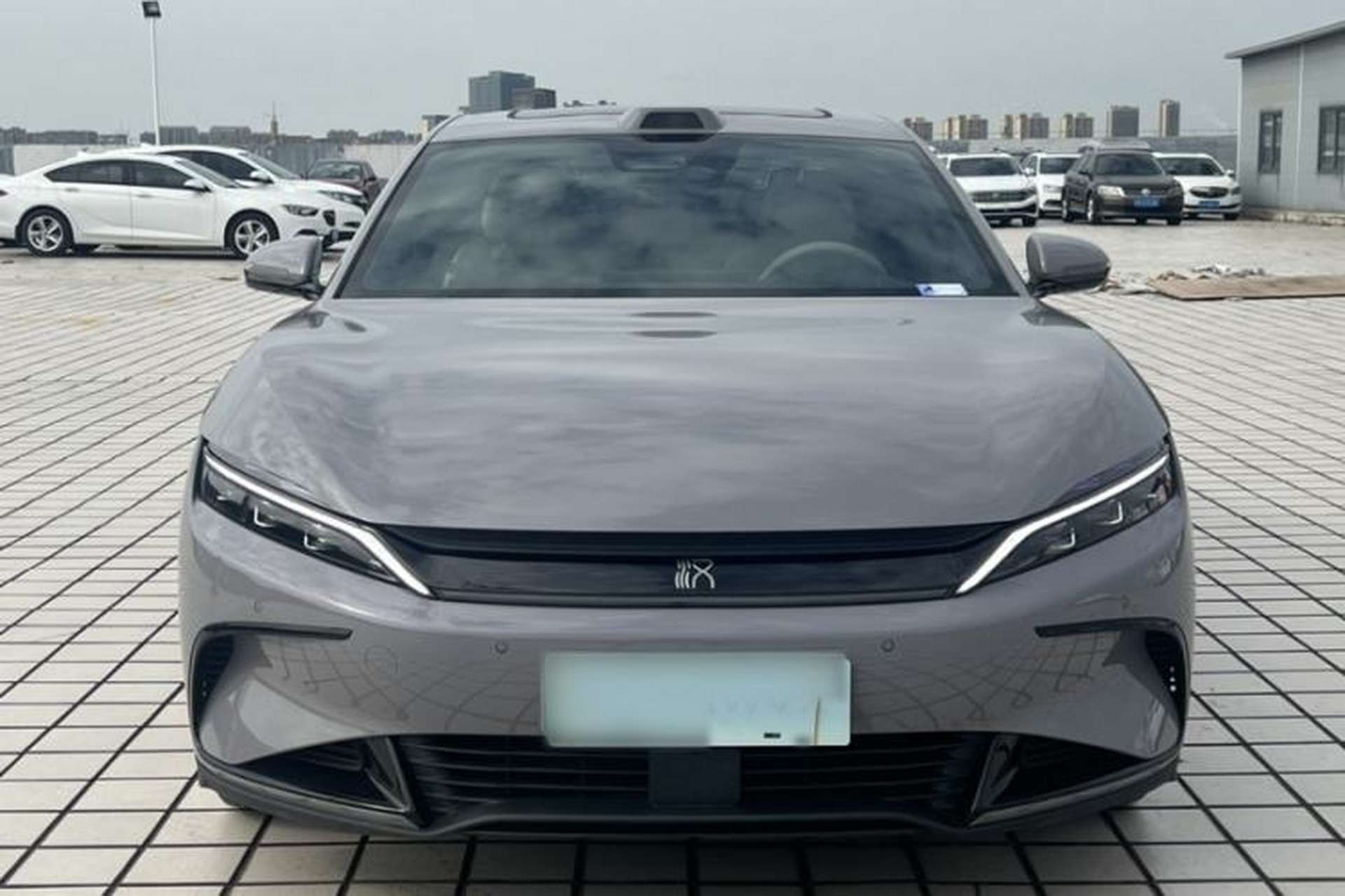 Used BYD Han 2025 EV Intelligent Driving Edition 701KM LiDAR Flagship Model Exterior 2