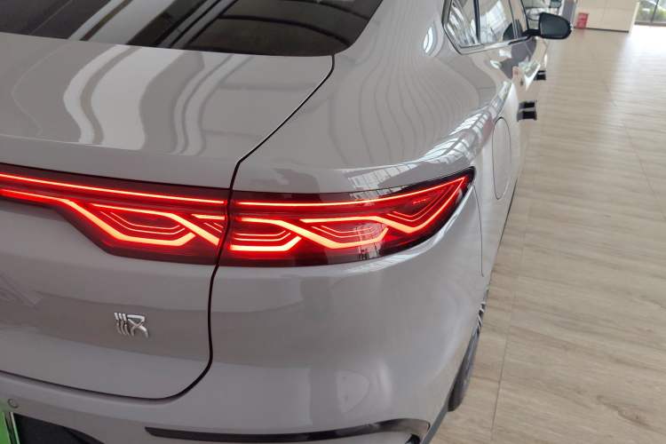 Used BYD Han 2025 EV with 701 km of Laser Radar-Enabled Intelligent Driving Exterior 3