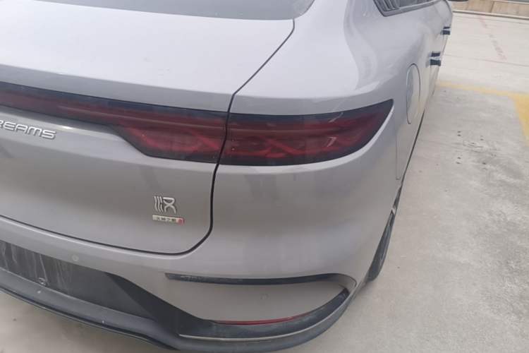 Used BYD Han 2025 DM-i Smart Drive 125KM Prestige Model Exterior 3