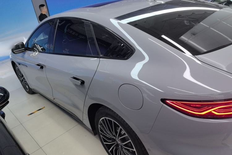 Used BYD Han 2025 DM-i Intelligent Driving Edition 125KM LiDAR Flagship Model Exterior 3