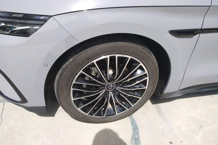 Used BYD Han 2025 DM-i Intelligent Driving Edition 125KM LiDAR Flagship Model Exterior 4