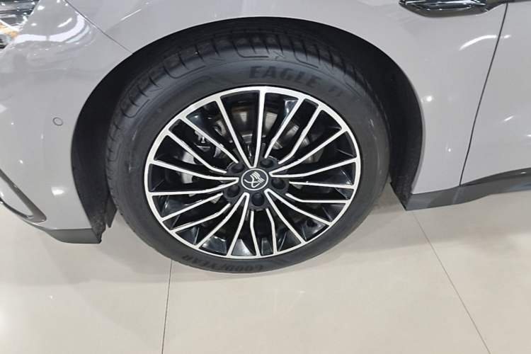 Used BYD Han 2025 DM-i Intelligent Driving Edition 125KM LiDAR Flagship Model Exterior 4