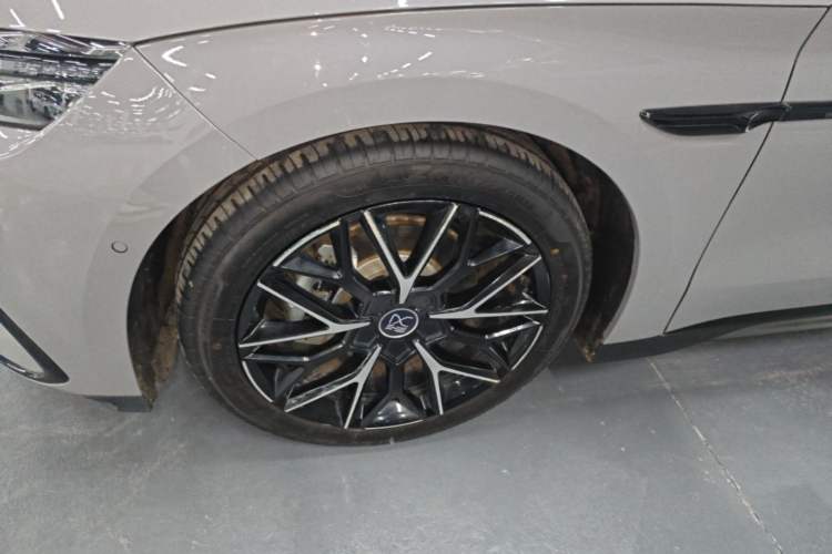 Used BYD Han 2025 DM-i 125KM LiDAR-Powered Intelligent Driving Model Exterior 4