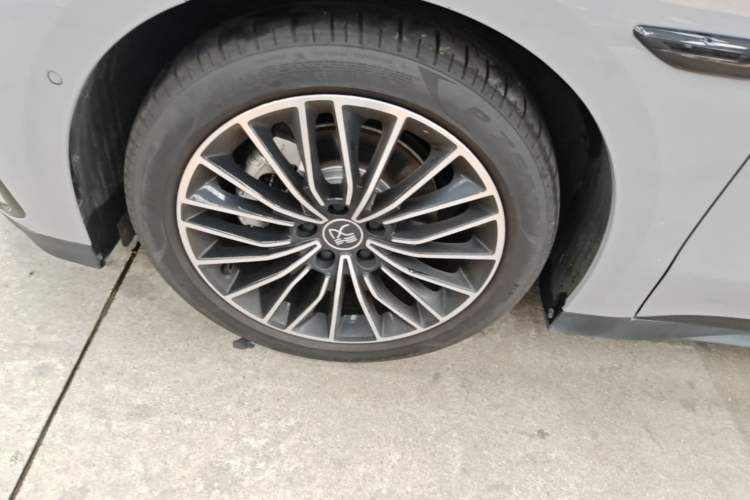 Used BYD Han 2025 DM-i Intelligent Driving Edition 125KM LiDAR Flagship Model Exterior 4