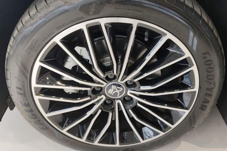 Used BYD Han 2025 DM-i Intelligent Driving Edition 125KM LiDAR Flagship Model Exterior 4
