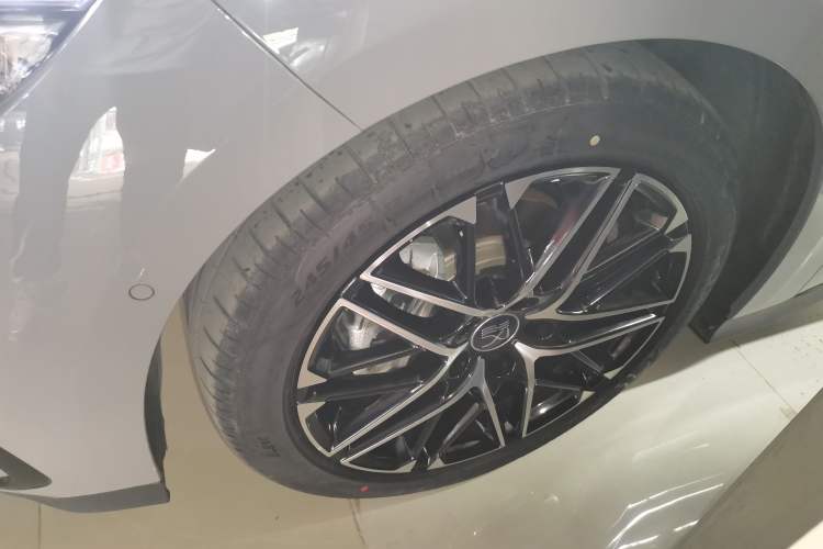 Used BYD Han 2025 EV 605KM Prestige Model Exterior 4