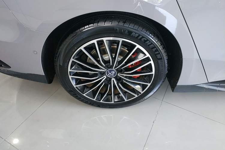 Used BYD Han 2025 EV Intelligent Driving Edition 701KM LiDAR Flagship Model Exterior 4