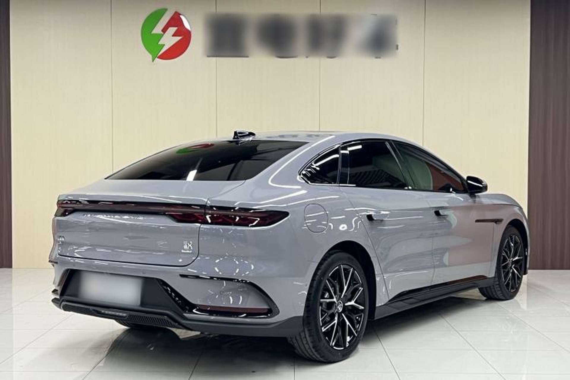 Used BYD Han 2025 DM-i Smart Drive 125KM Prestige Model Exterior 5