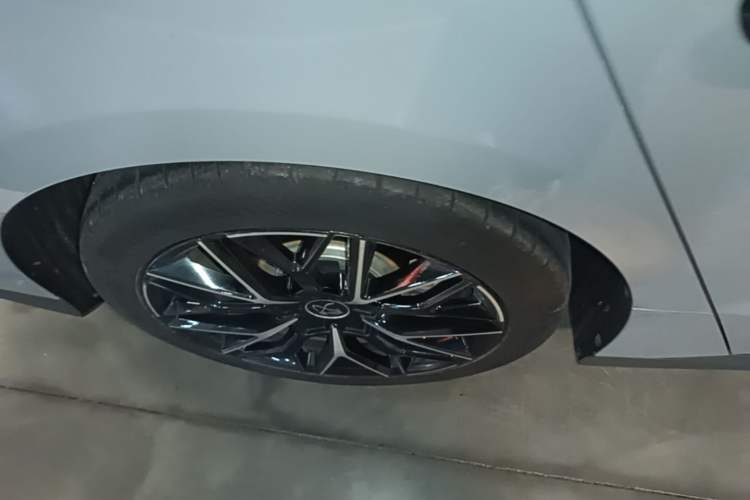 Used BYD Han 2025 DM-i 125KM Prestige Model Exterior 5