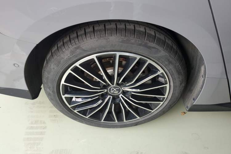 Used BYD Han 2025 DM-i 125KM LiDAR-Powered Intelligent Driving Model Exterior 5