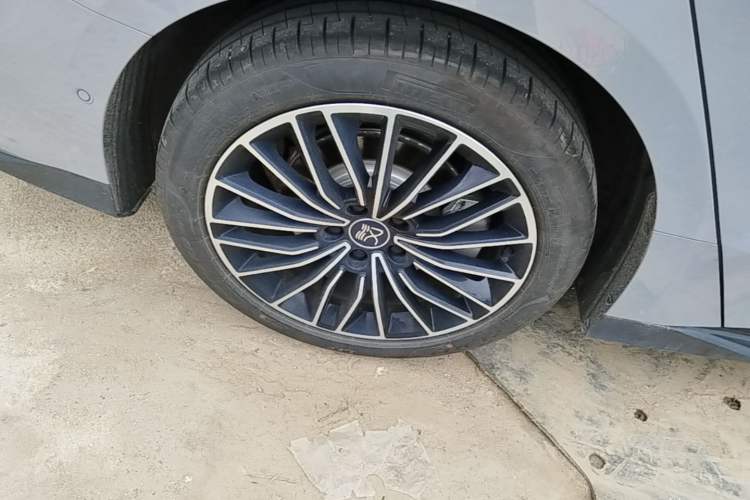 Used BYD Han 2025 DM-i Intelligent Driving Edition 125KM LiDAR Flagship Model Exterior 5