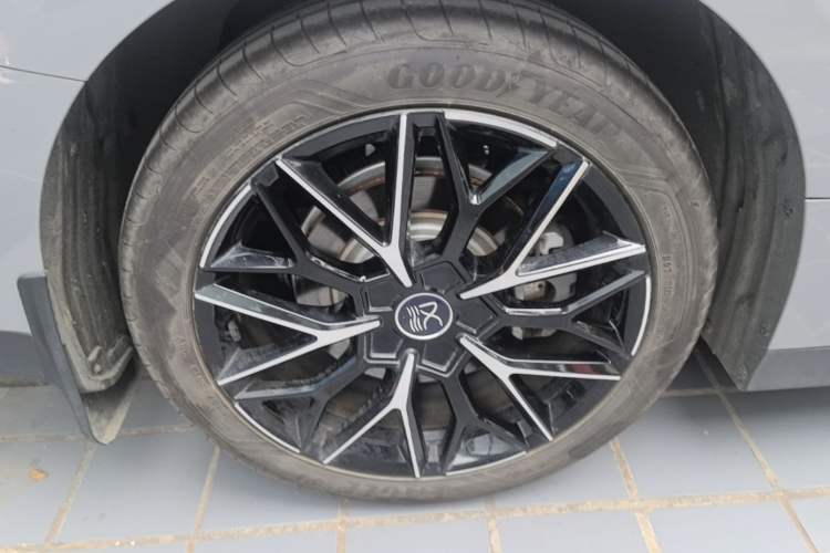 Used BYD Han 2025 DM-i 125KM Prestige Model Exterior 5