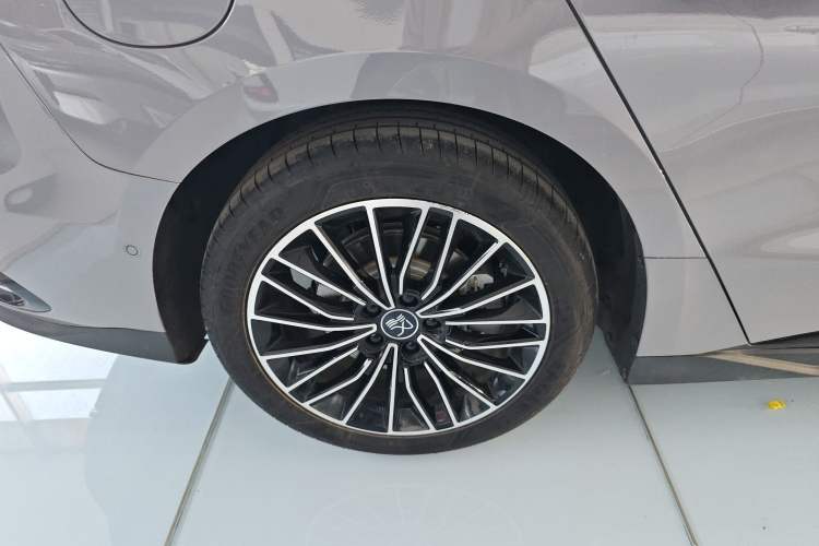 Used BYD Han 2025 DM-i Intelligent Driving Edition 125KM LiDAR Flagship Model Exterior 5