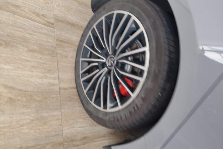 Used BYD Han 2025 EV with 701 km of Laser Radar-Enabled Intelligent Driving Exterior 5