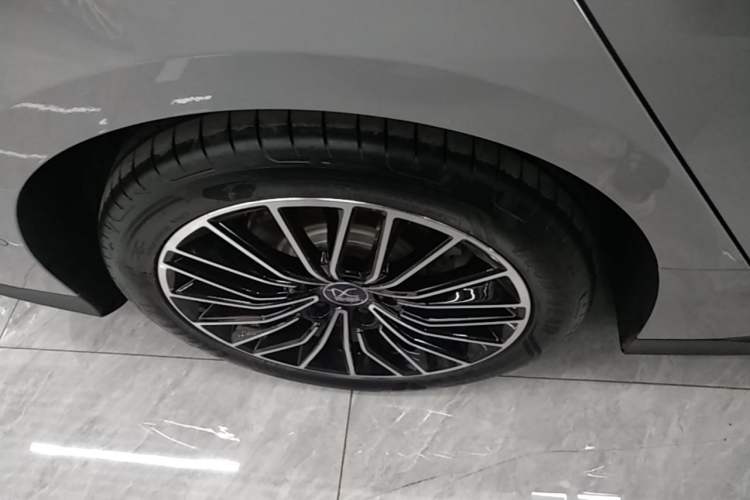 Used BYD Han 2025 DM-i Intelligent Driving Edition 125KM LiDAR Flagship Model Exterior 5