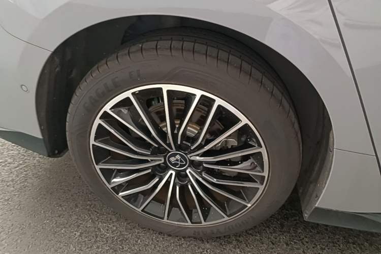 Used BYD Han 2025 DM-i Intelligent Driving Edition 125KM LiDAR Flagship Model Exterior 5