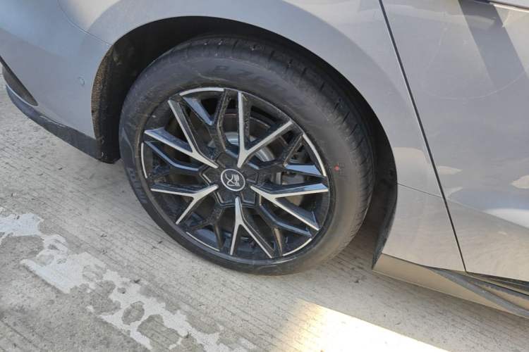 Used BYD Han 2025 DM-i Intelligent Driving Edition 125KM Prestige Model Exterior 5