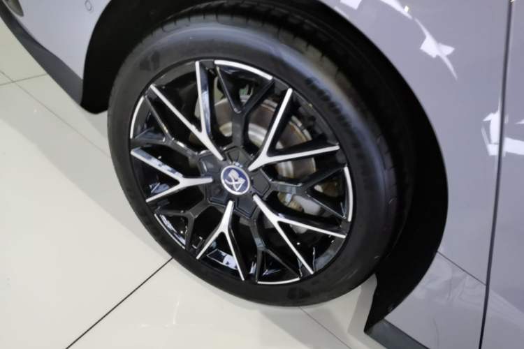 Used BYD Han 2025 DM-i Intelligent Driving Edition 125KM Prestige Model Exterior 5