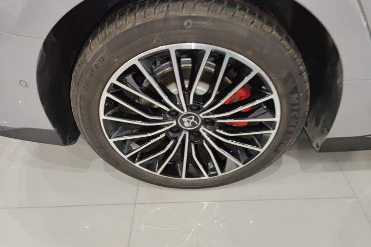Used BYD Han 2025 EV Intelligent Driving Edition 701KM LiDAR Flagship Model Exterior 8