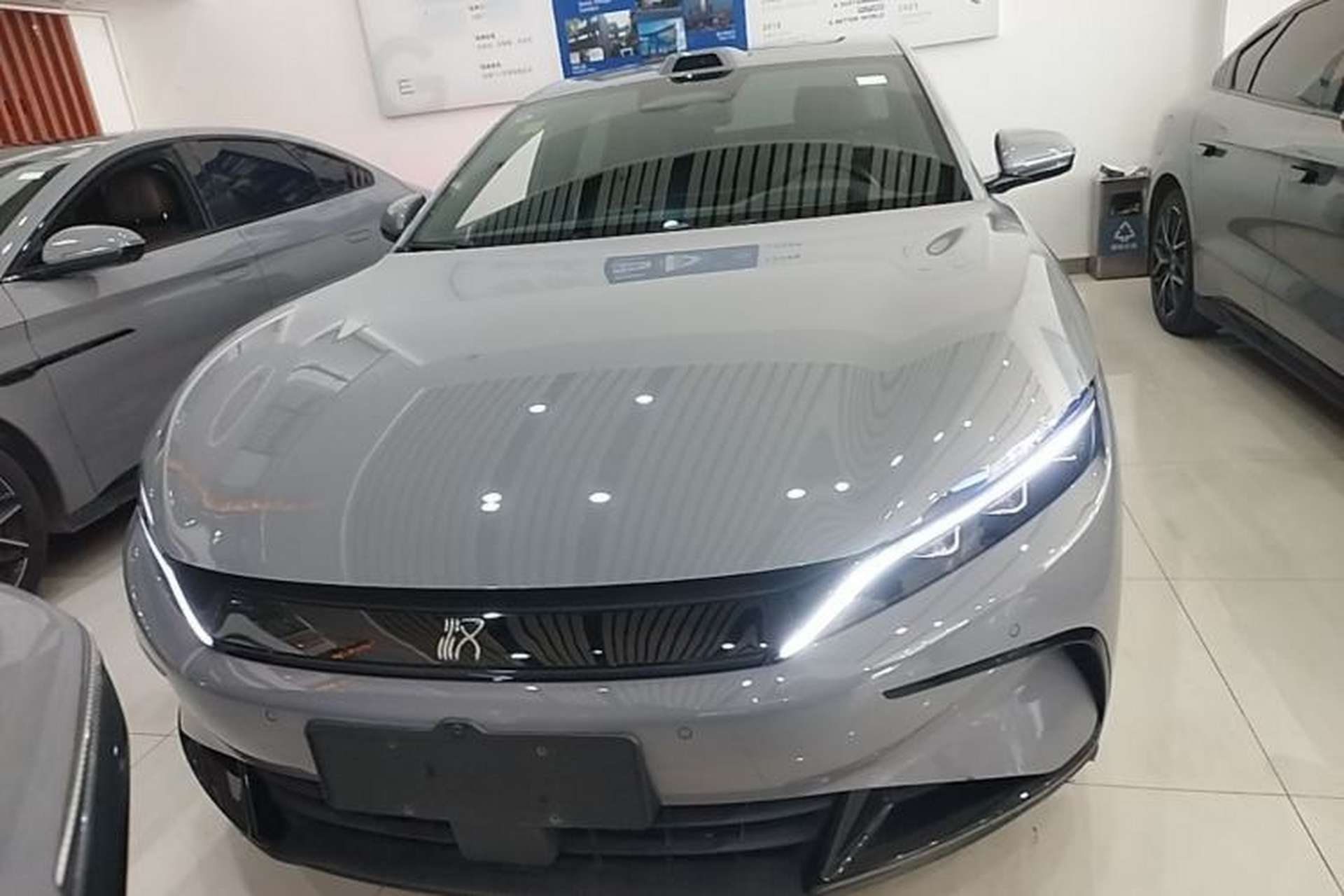Used BYD Han 2025 DM-i Intelligent Driving Edition 125KM Prestige Model Front