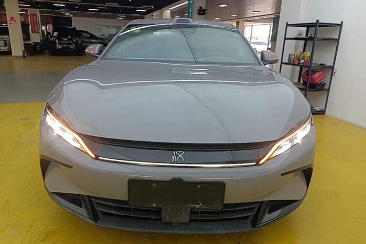 Used BYD Han 2025 DM-i Intelligent Driving Edition 125KM Prestige Model Front