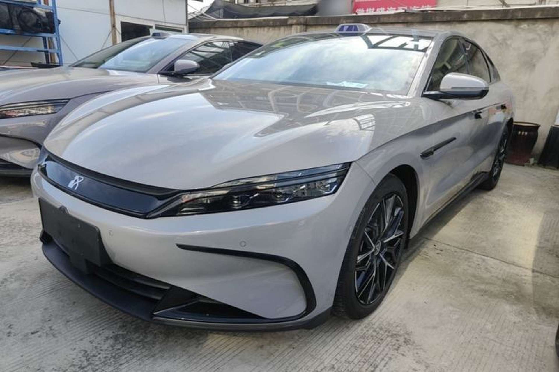 Used BYD Han 2025 DM-i Intelligent Driving Edition 125KM Prestige Model Front Left 45 Deg