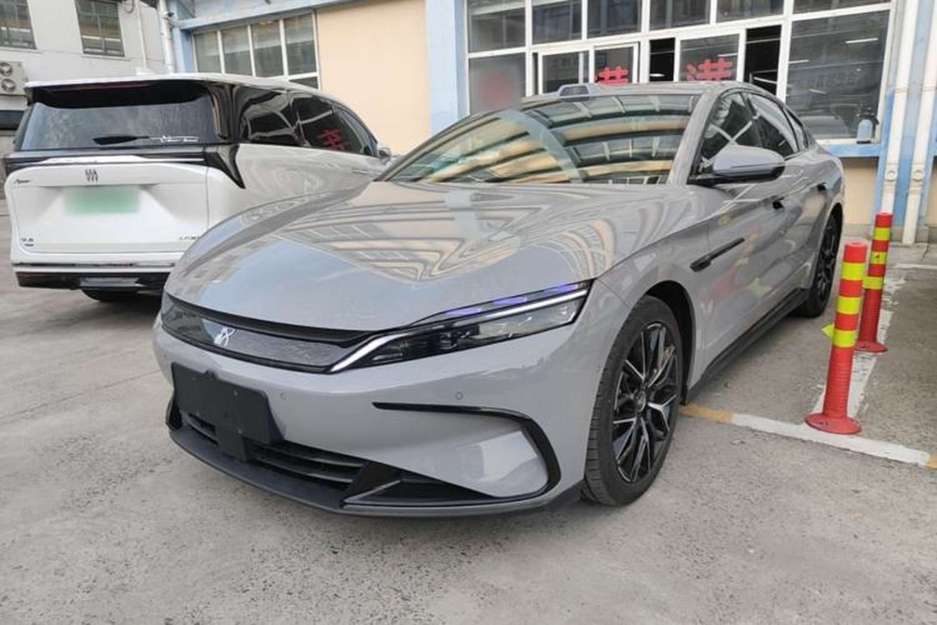 Used BYD Han 2025 DM-i Intelligent Driving Edition 125KM Prestige Model Front Left 45 Deg