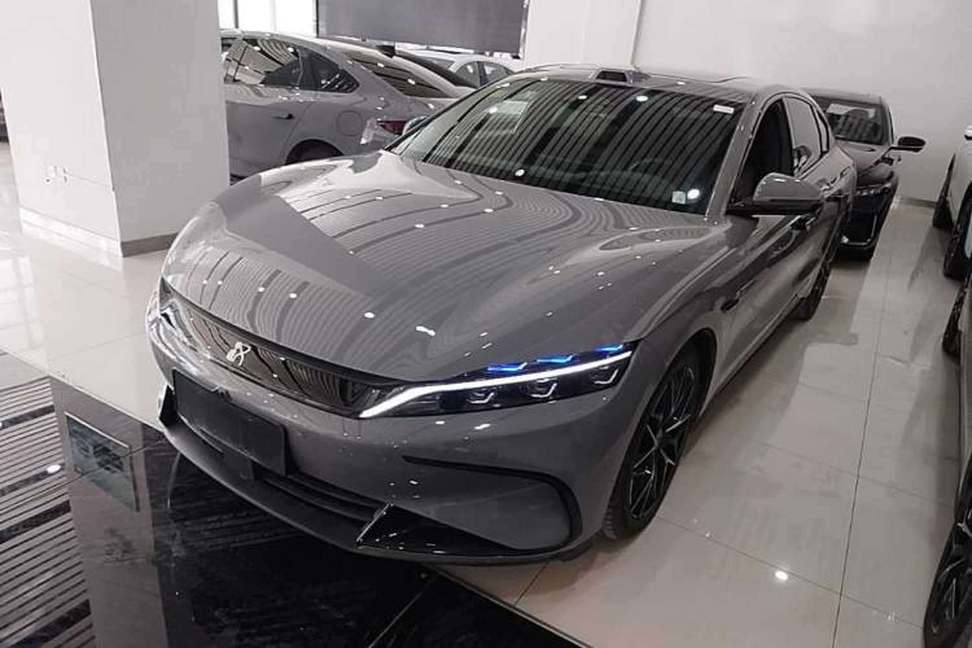 Used BYD Han 2025 DM-i Intelligent Driving Edition 125KM Prestige Model Front Left 45 Deg