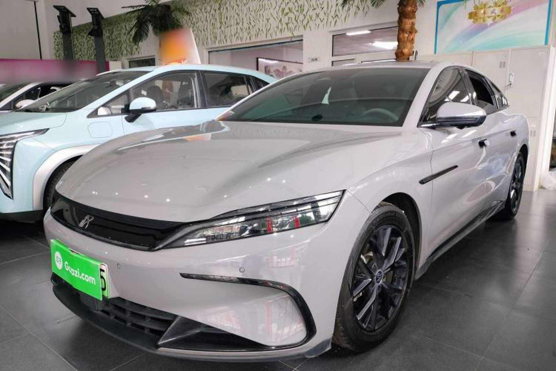 Used BYD Han 2025 DM-i Smart Drive 125KM Elite Model Front Left 45 Deg